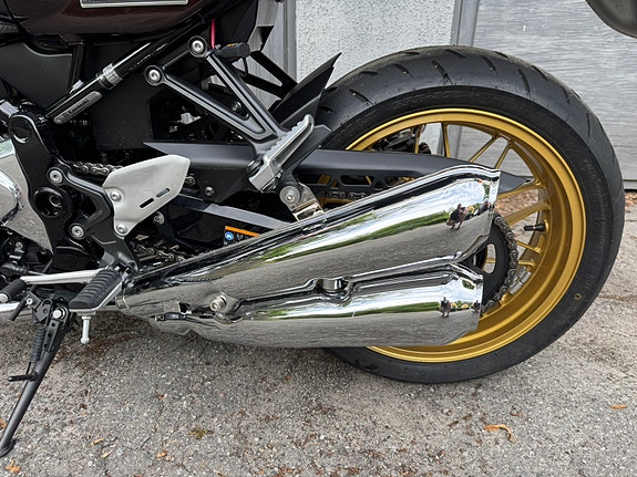 Kawasaki Z900RS 50-year anniversary edition 6 of 22