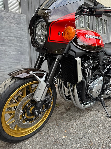 Kawasaki Z900RS 50-year anniversary edition 4 of 22