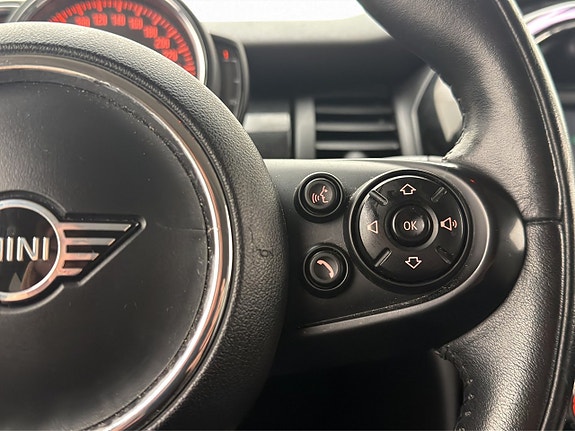 MINI Cooper S 17 of 30