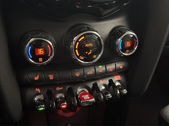MINI Cooper S 22 of 30