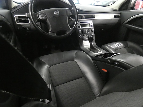 Volvo V70 7 of 16