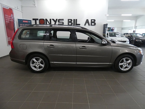 Volvo V70 6 of 16