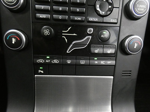 Volvo V70 10 of 16
