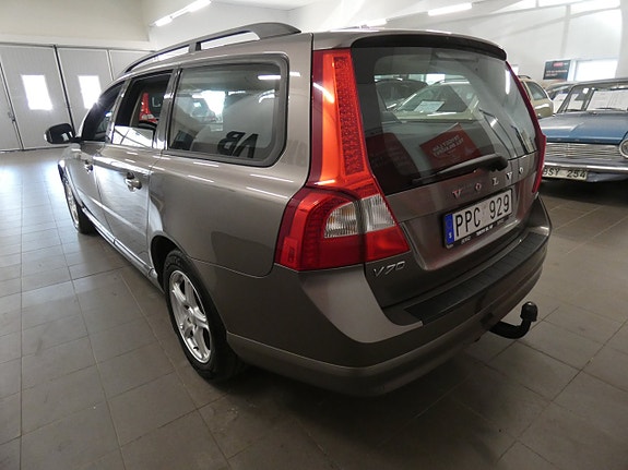 Volvo V70 4 of 16
