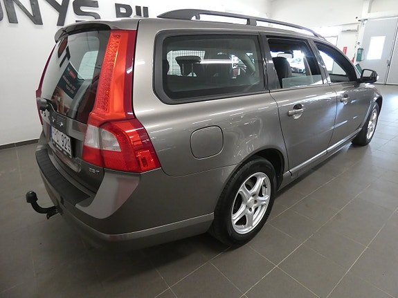 Volvo V70 5 of 16