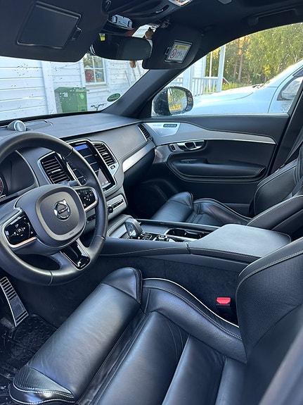 Volvo XC90 2 of 2
