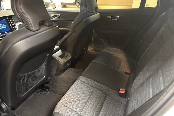 Volvo V60 12 of 13