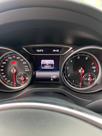 Mercedes-Benz CLA200 8 of 21