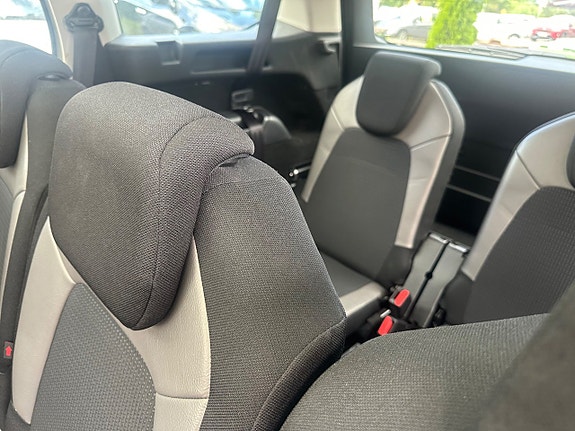 Citroen Grand C4 Picasso 11 of 17