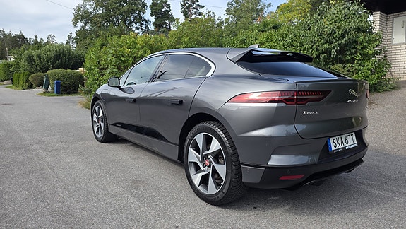 Jaguar I-PACE 3 of 11