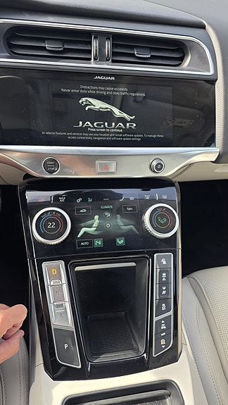Jaguar I-PACE 8 of 11