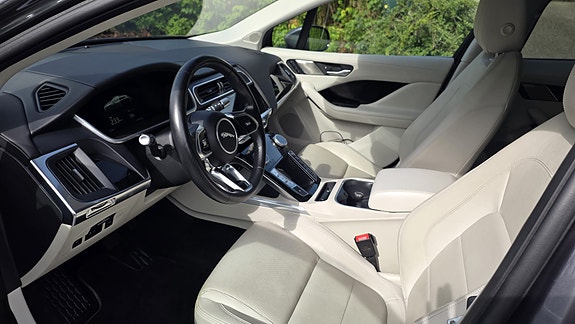 Jaguar I-PACE 5 of 11
