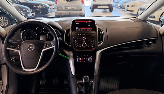 Opel Zafira Tourer 11 of 15