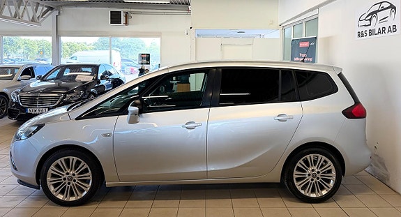 Opel Zafira Tourer 9 of 15