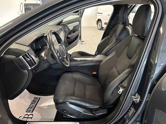 Volvo V90 Cross Country 12 of 25