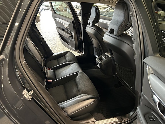 Volvo V90 Cross Country 18 of 25