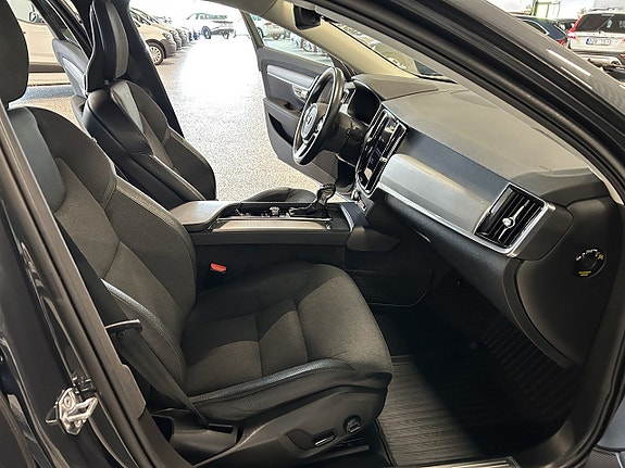 Volvo V90 Cross Country 19 of 25