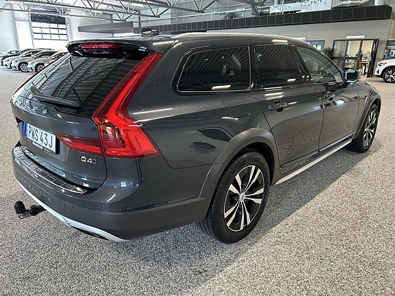 Volvo V90 Cross Country 4 of 25