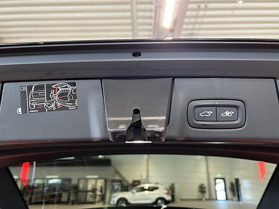 Volvo V90 Cross Country 17 of 25