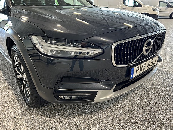 Volvo V90 Cross Country 6 of 25