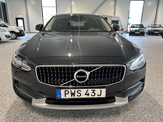 Volvo V90 Cross Country 11 of 25