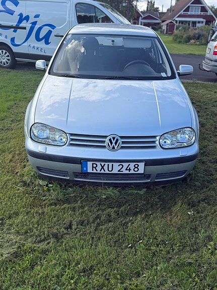 Volkswagen Golf IV 2 of 7