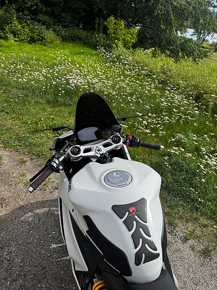 Ducati Panigale V2 5 of 25