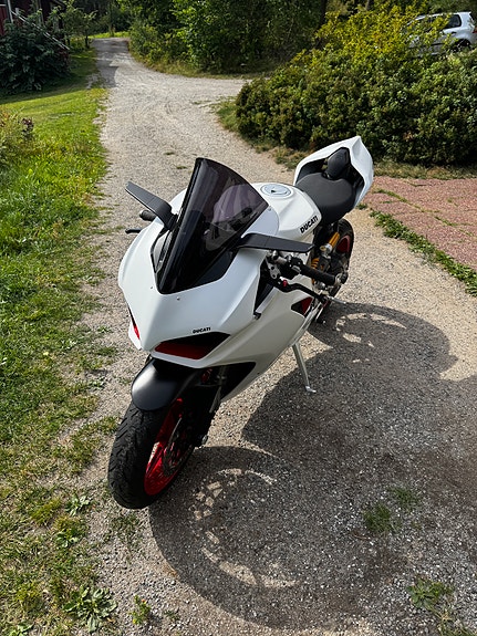 Ducati Panigale V2 4 of 25