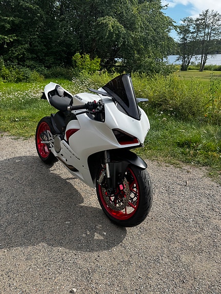 Ducati Panigale V2 19 of 25