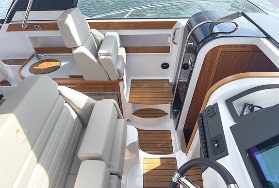 AQUADOR 28 HT | Diesel V6 | 8995/m 6 of 12