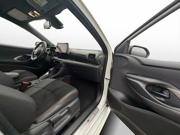 Toyota Yaris 17 of 30
