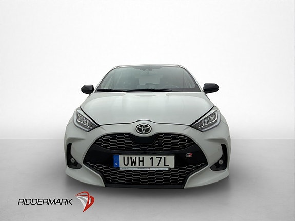 Toyota Yaris 2 of 30