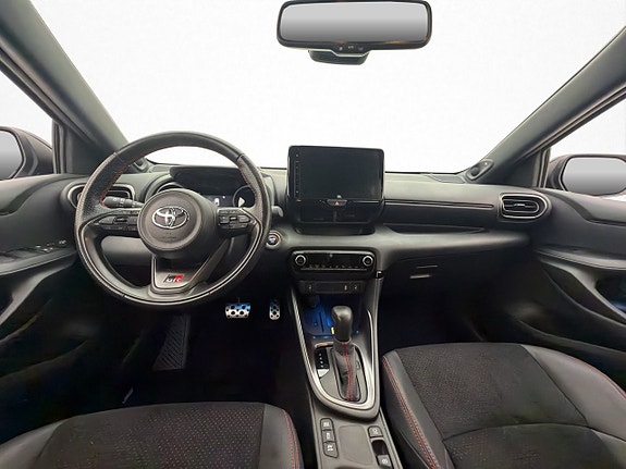 Toyota Yaris 14 of 30