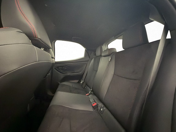 Toyota Yaris 18 of 30