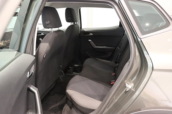 Seat Arona 8 of 17