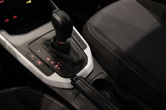 Seat Arona 16 of 17