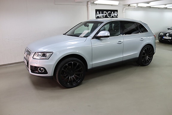 Audi Q5 2 of 22