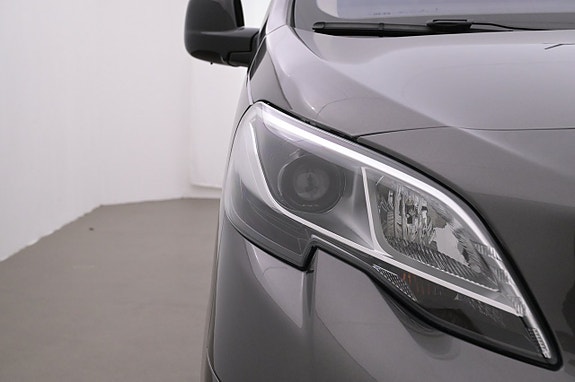 Peugeot e-Expert 25 of 27