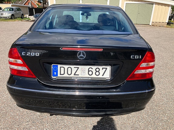Mercedes-Benz C200 8 of 8