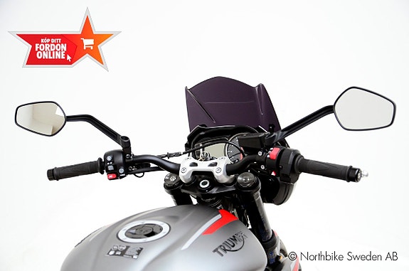 Triumph Street Triple R 9 of 11