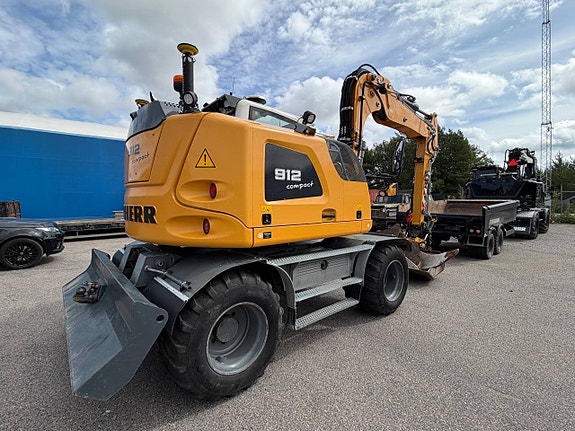 Liebherr 912 Compact 6 of 11