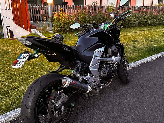 Kawasaki Z750 4 of 8