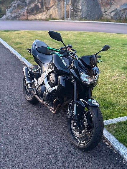 Kawasaki Z750 6 of 8