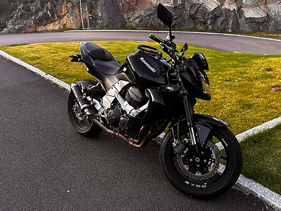 Kawasaki Z750 2 of 8