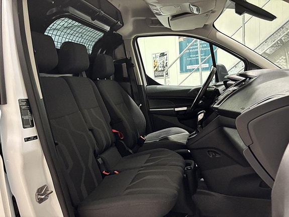 Ford Transit Connect 13 of 25