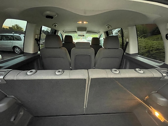 Volkswagen Touran 10 of 10