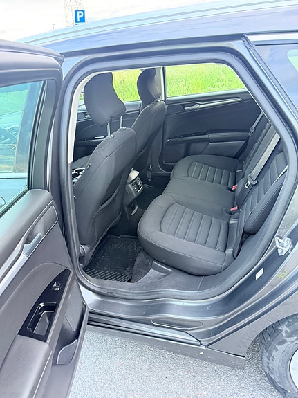 Ford Mondeo 7 of 9