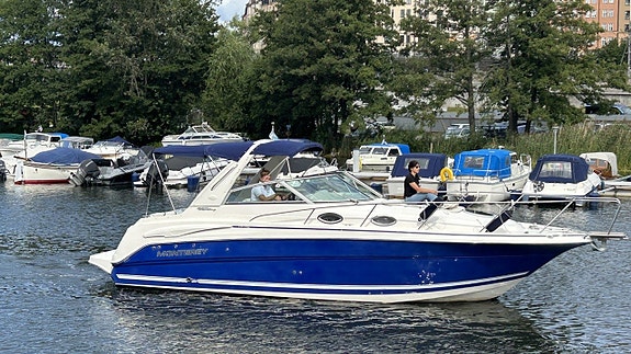 Monterey 282 CR -04 / Volvo Penta 8,1L OSI -07 2 of 17