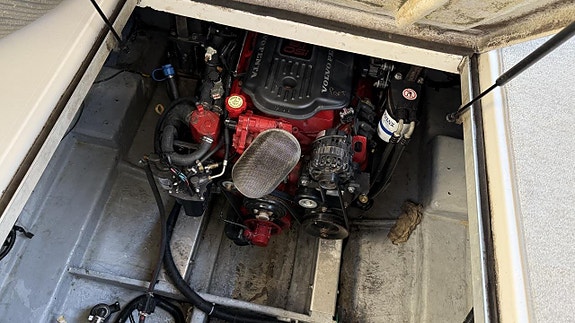 Monterey 282 CR -04 / Volvo Penta 8,1L OSI -07 15 of 17