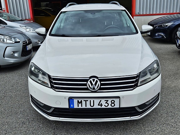 Volkswagen Passat 3 of 14